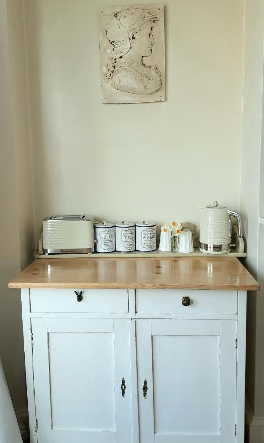 West Hill Retreat Edwardian Balcony Ensuite With Room Served Breakfast & Free Parking เฮสติงส์ ภายนอก รูปภาพ